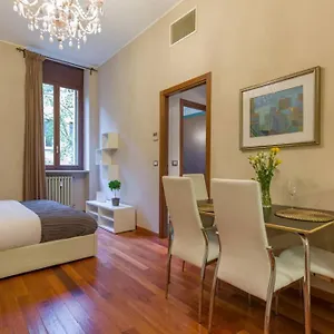 Comfortable Behind Arena Di Apartamento